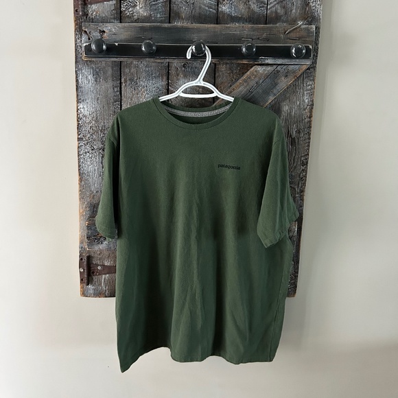 Men's Patagonia Short Sleeve T-Shirt Forest Green - Picture 1 of 4